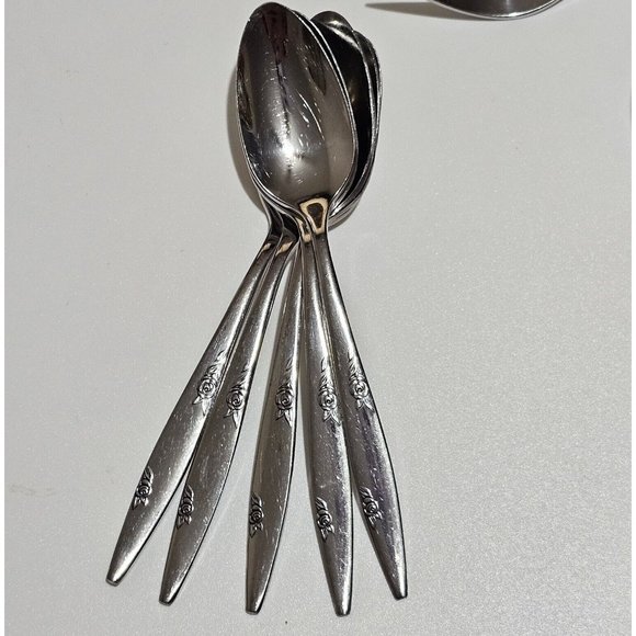 14 Oneida Ltd Rose Duet Mixed Piece Set spoon fork knife USA vintage - Picture 4 of 11